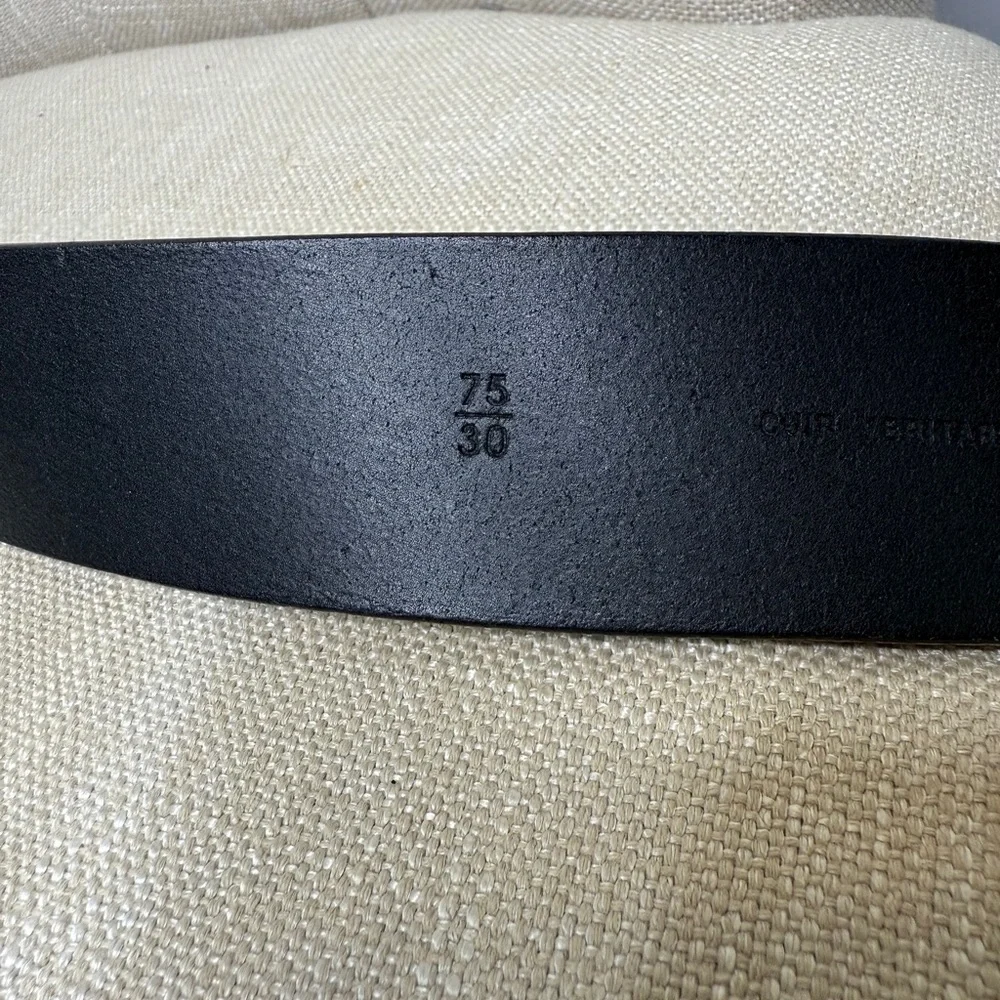 AUTHENTIC CHANEL Black leather lock belt RARE 2002 runway
